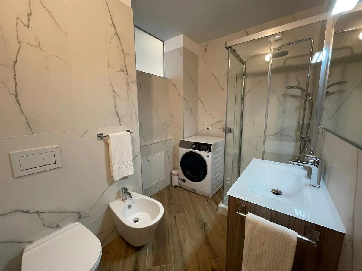 Bardolino Luxury Apartment 0*,  Italy